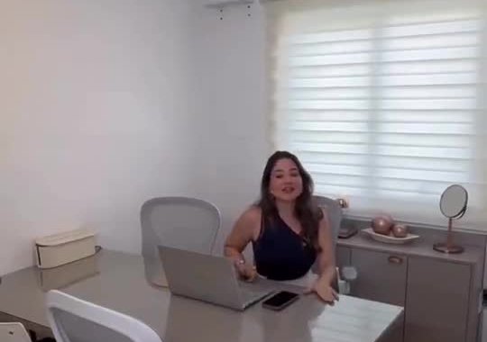 Haisa Hofmann no escritório